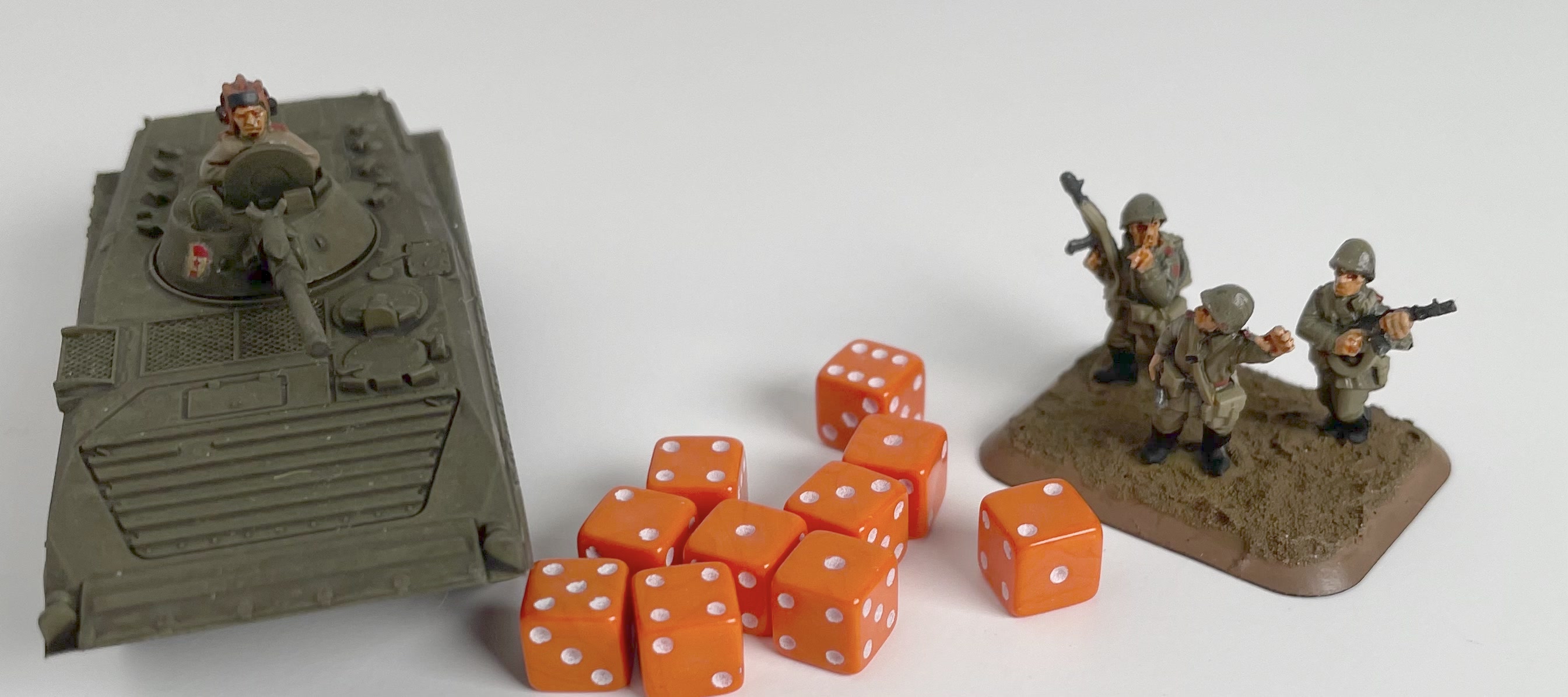 10 x D6 Spot Dice 7mm Opaque Orange/White Spot - d6spot07orangews — image 1