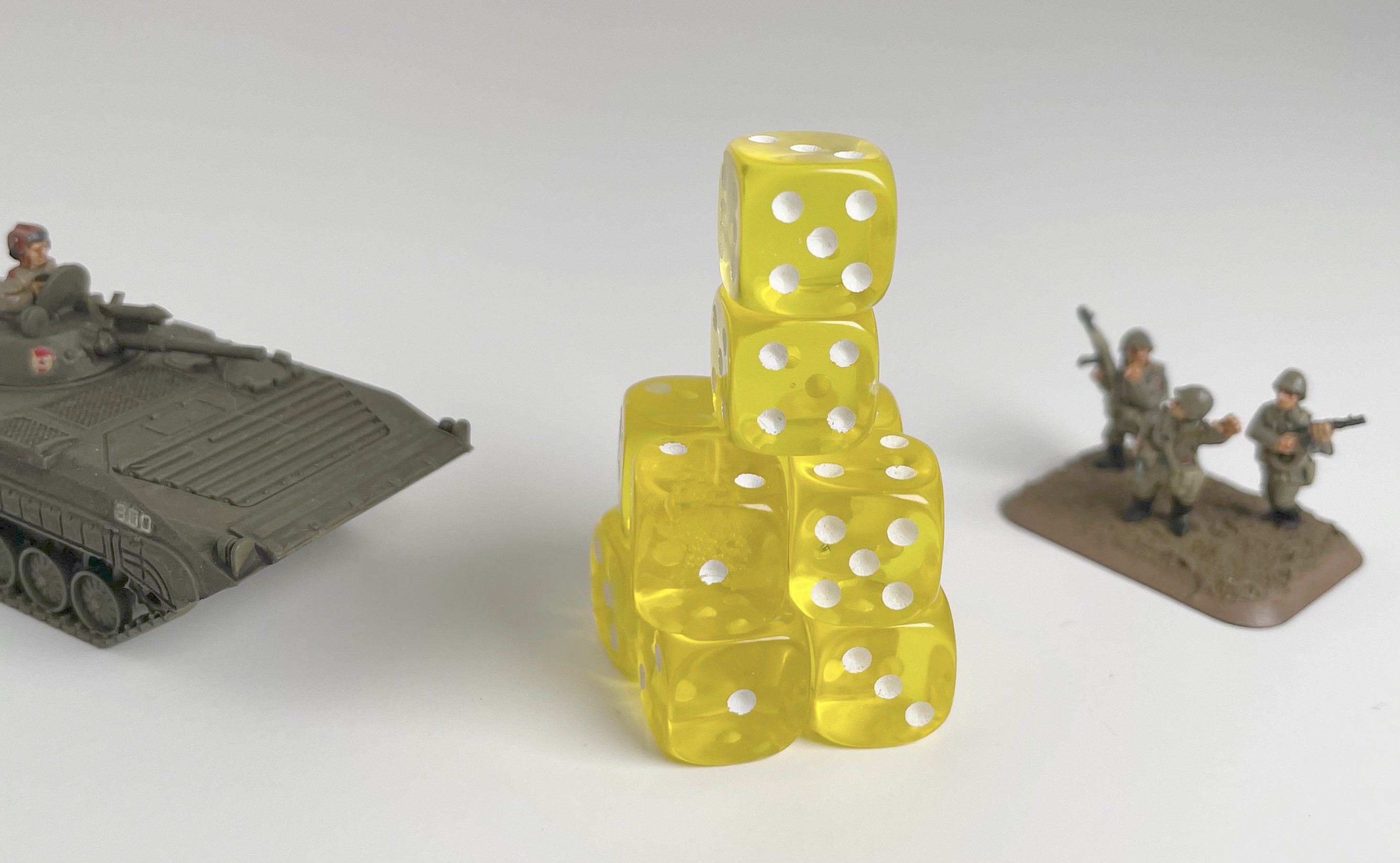 10 x D6 Spot Dice 12mm Translucent Yellow/White Spot - d6spot12tlyellowws — image 1