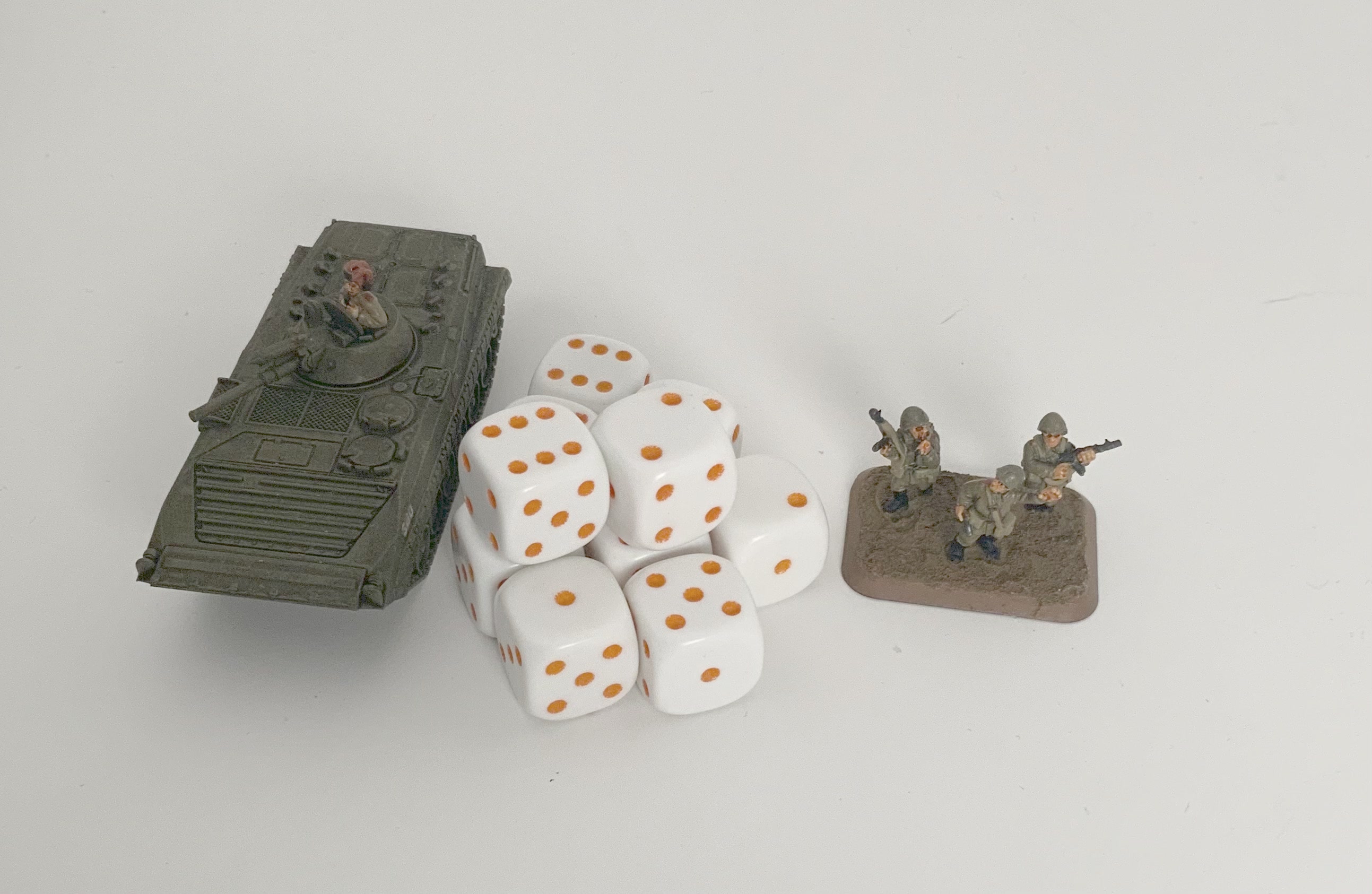 10 x D6 Spot Dice 14mm Opaque White Orange Spot - d6spot14whiteos — image 1