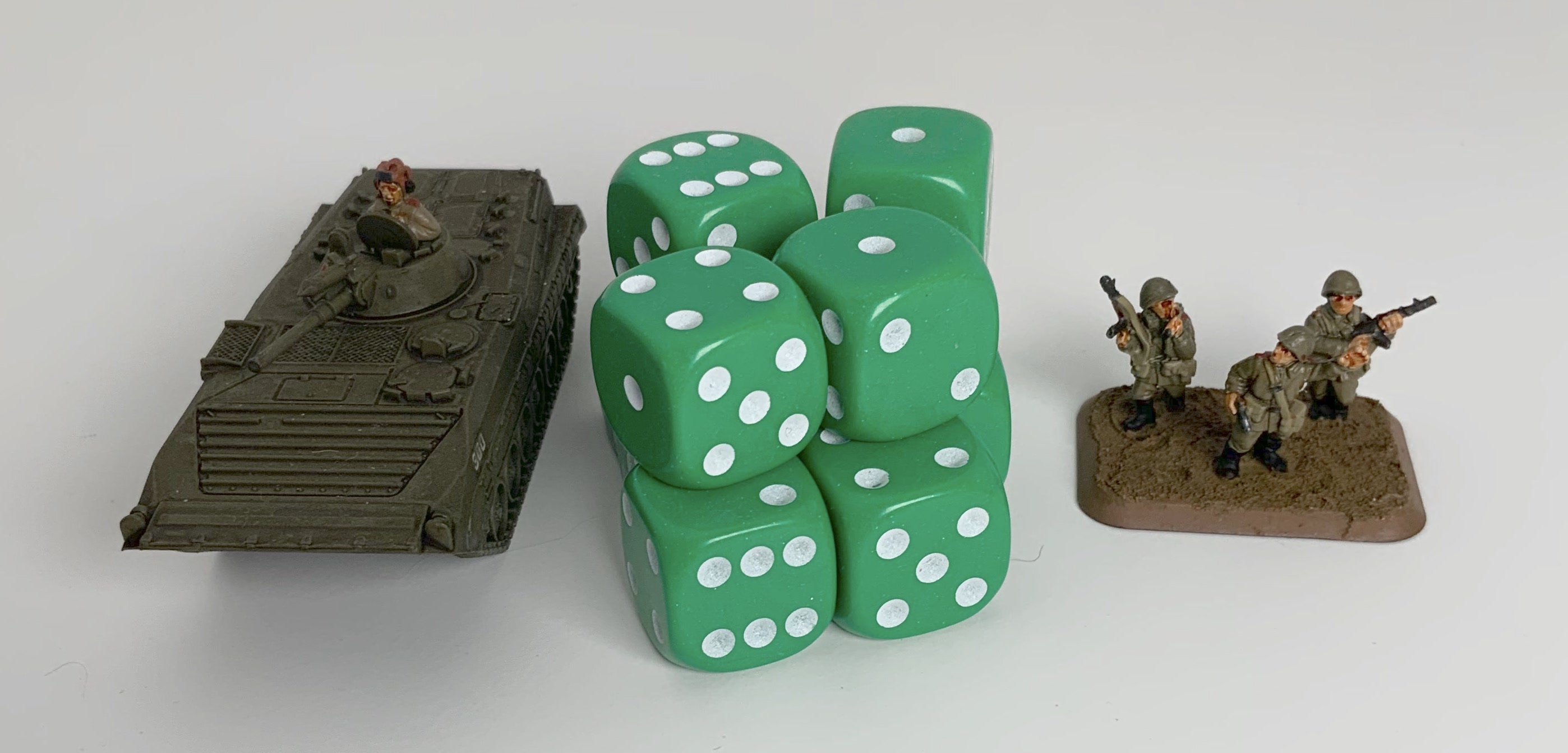 10 x D6 Spot Dice 16mm Opaque Green - d6spot16green — image 1